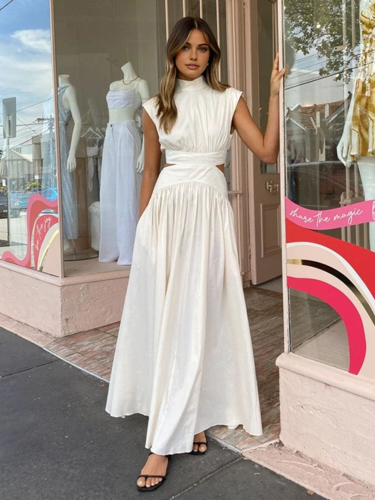 MARCELINA | Elegante maxi jurk met cut-out en plooidetail