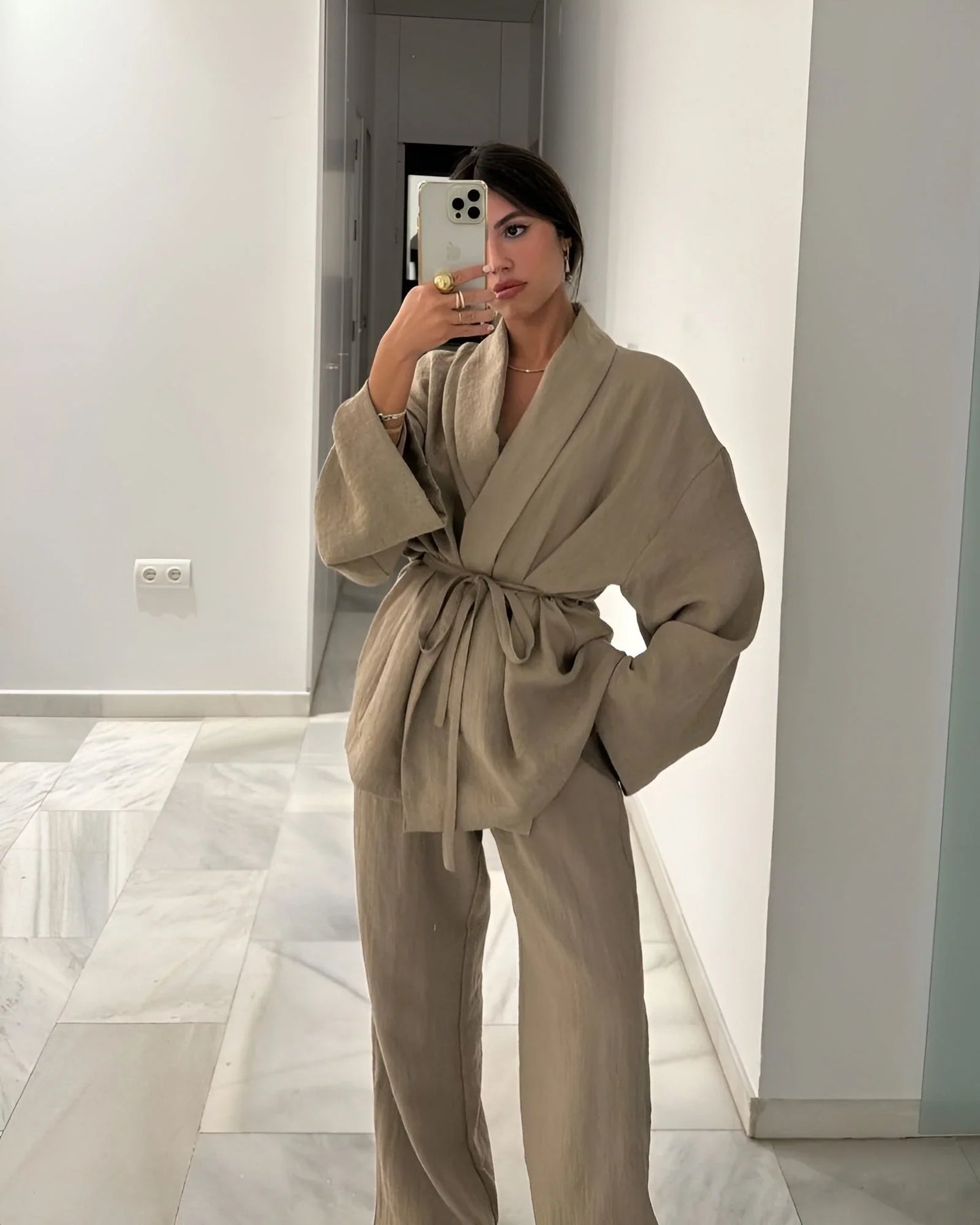 DOMITILA | Linnen Kimono Set met Minimalistische Elegantie