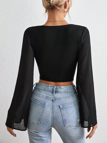 RUTH | Cropped Top met Wijde Mouwen & Diepe Halslijn