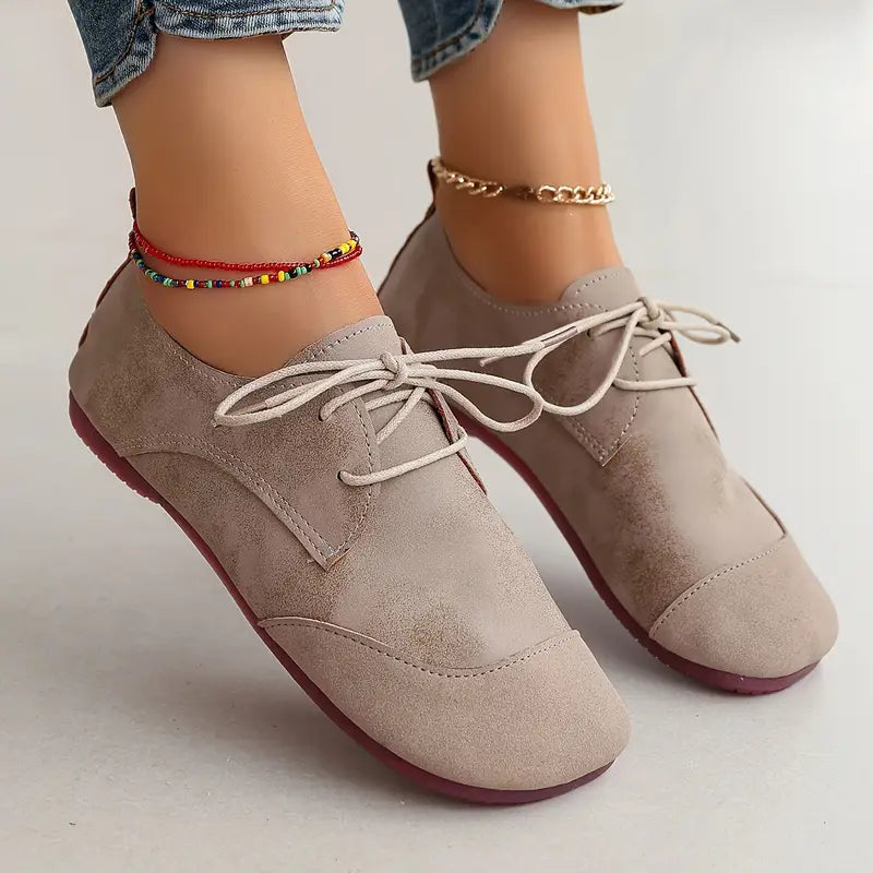 ELVESSA | Modieuze Tweekleurige Veterschoenen – Elegant & Veelzijdig