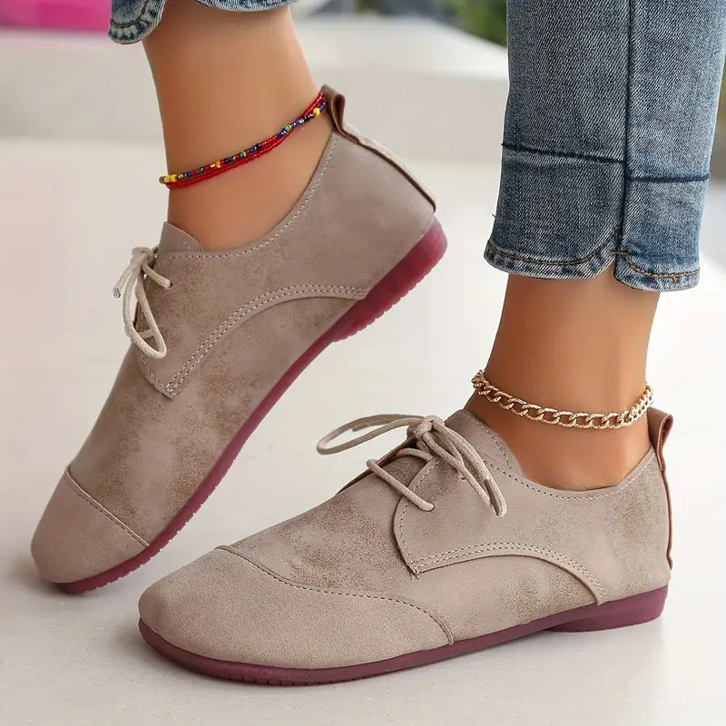 ELVESSA | Modieuze Tweekleurige Veterschoenen – Elegant & Veelzijdig