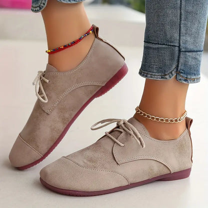 ELVESSA | Modieuze Tweekleurige Veterschoenen – Elegant & Veelzijdig
