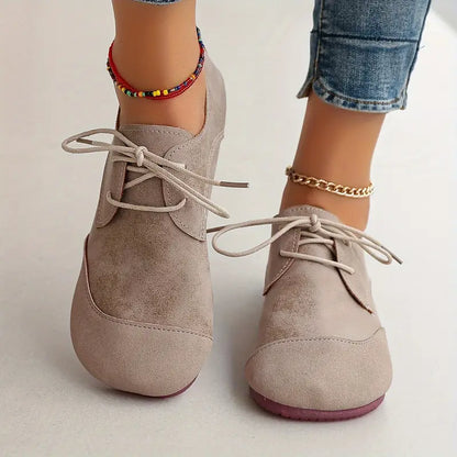 ELVESSA | Modieuze Tweekleurige Veterschoenen – Elegant & Veelzijdig