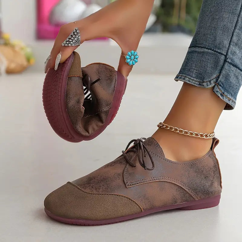 ELVESSA | Modieuze Tweekleurige Veterschoenen – Elegant & Veelzijdig