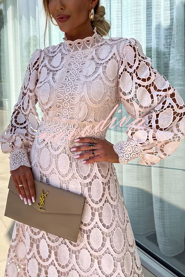THAIS | Elegante Midi Jurk met Kantdetail & Luchtige Pasvorm
