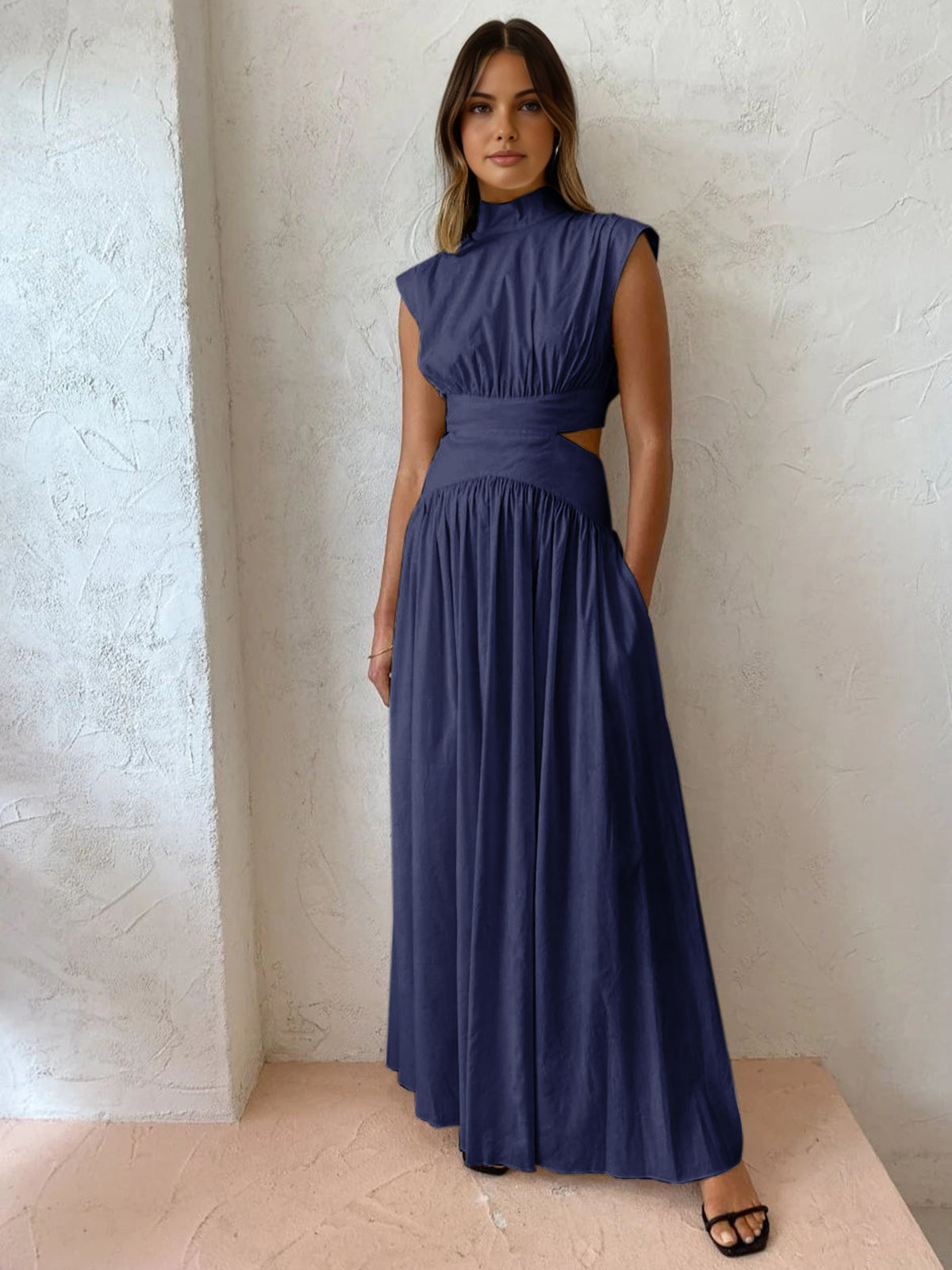 MARCELINA | Elegante maxi jurk met cut-out en plooidetail