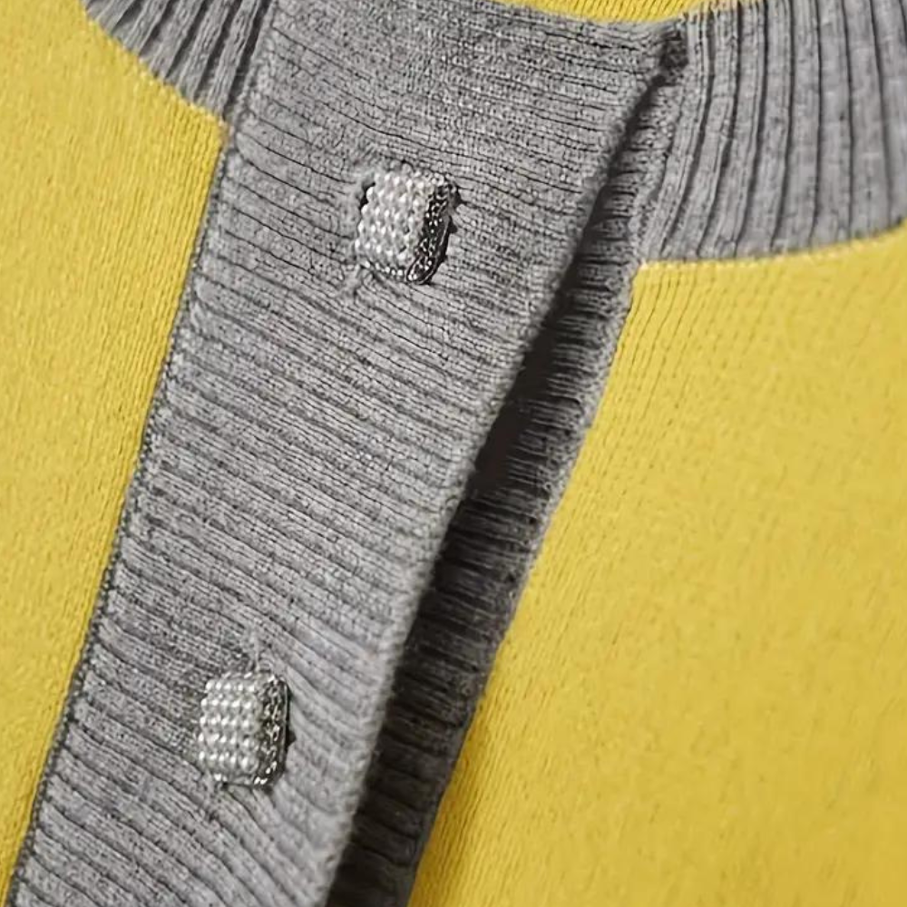 AIZA | Cardigan met contrasterende boordjes en knoopdetails