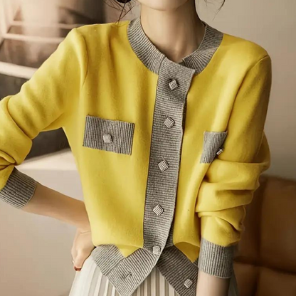 AIZA | Cardigan met contrasterende boordjes en knoopdetails