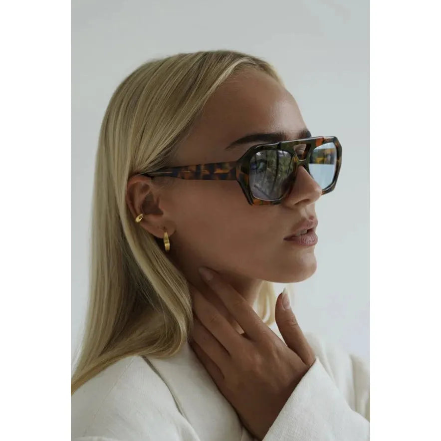 TAMIRES | Flavia Zomerzonnebril met Elegante Afwerking & UV-bescherming