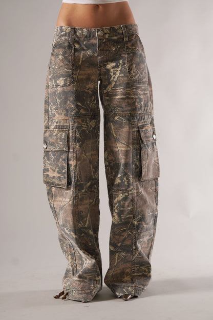 RAKEL | Cargobroek met camouflageprint en relaxte pasvorm