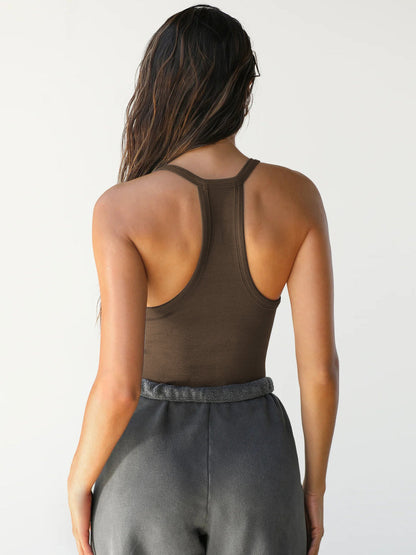 QUERIDA | Zomerse Haltertop met V-Hals – Luchtig, Modern & Perfect voor Laagjes