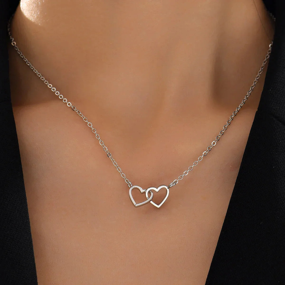 NILDA |  Dubbele hartjesketting – elegant & romantisch