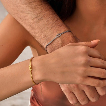 LIVIA | Minimalistische liefdesknoop armband met betekenis