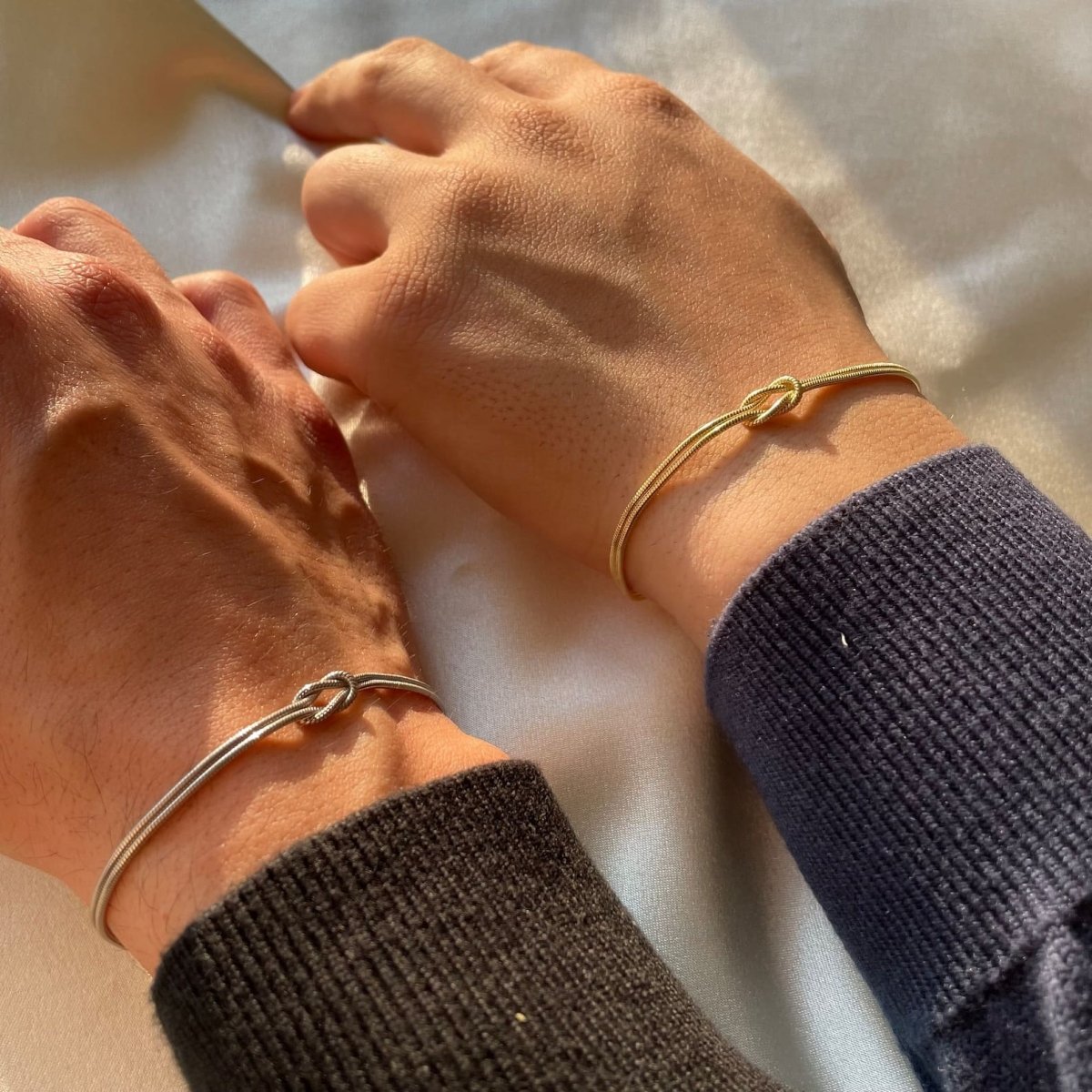 LIVIA | Minimalistische liefdesknoop armband met betekenis